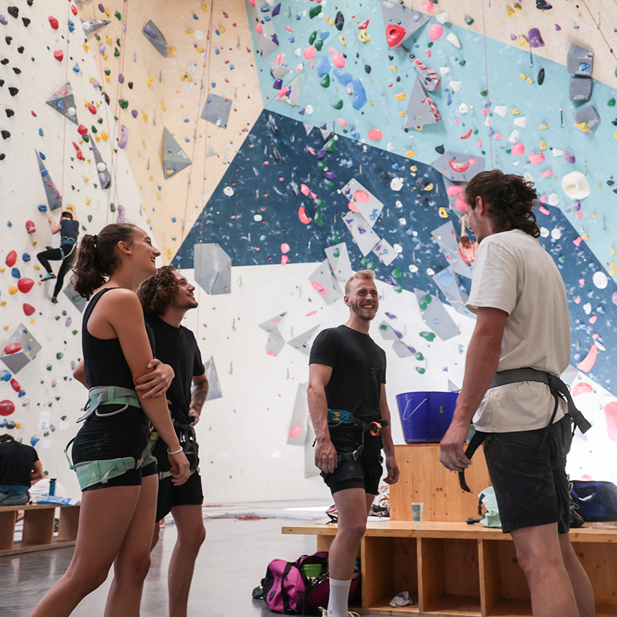 Afterwork Vertical, professionels de santé, acteurs sociaux, enseignants APA, rencontre, échanges, Climb Up Angers